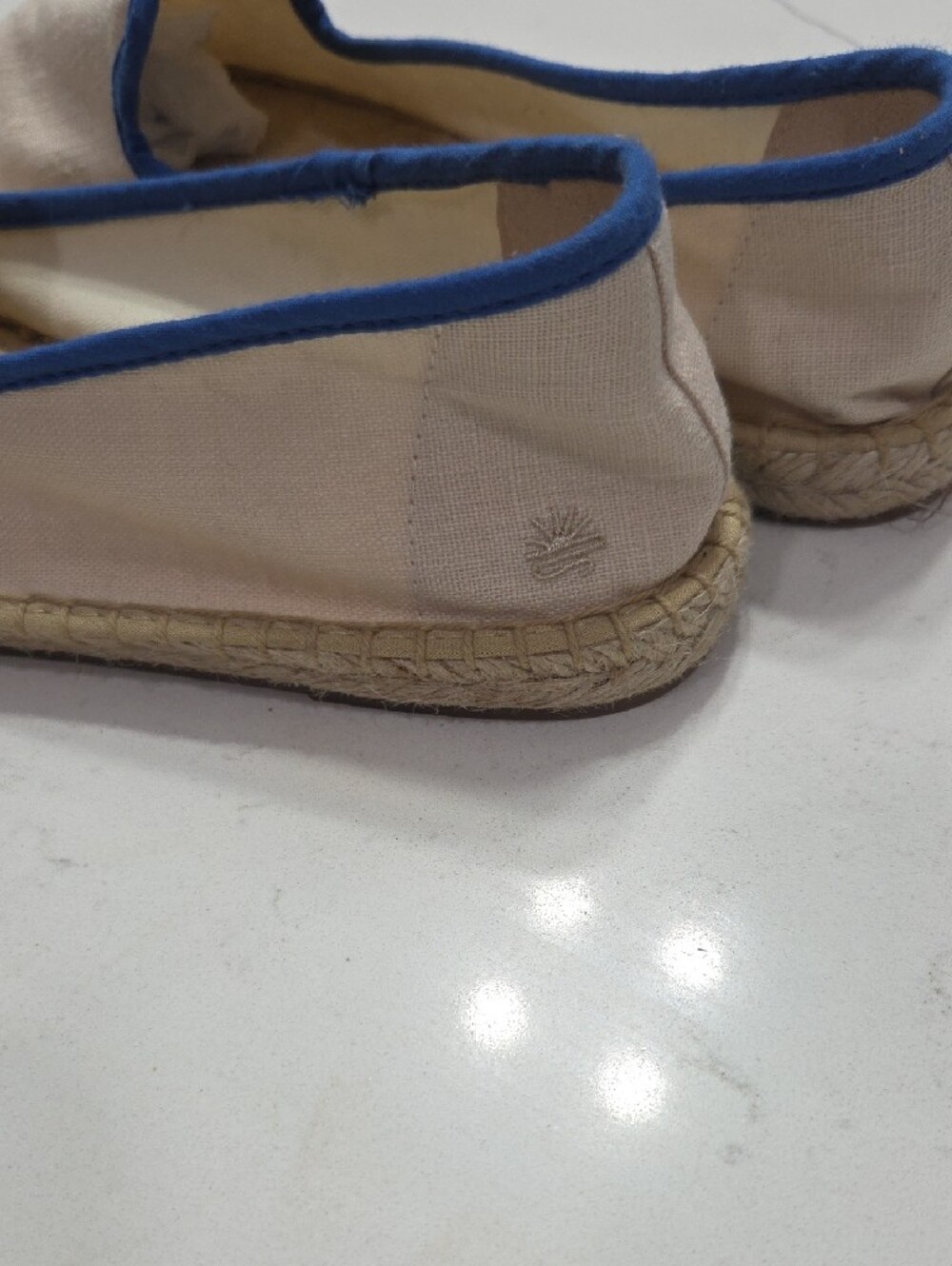 Soludos Cream Espadrilles with Blue Trim Sz8 Gentle Used - Picture 5 of 9